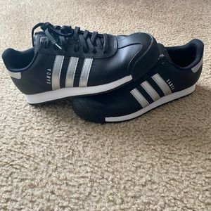 Black and silver samosas